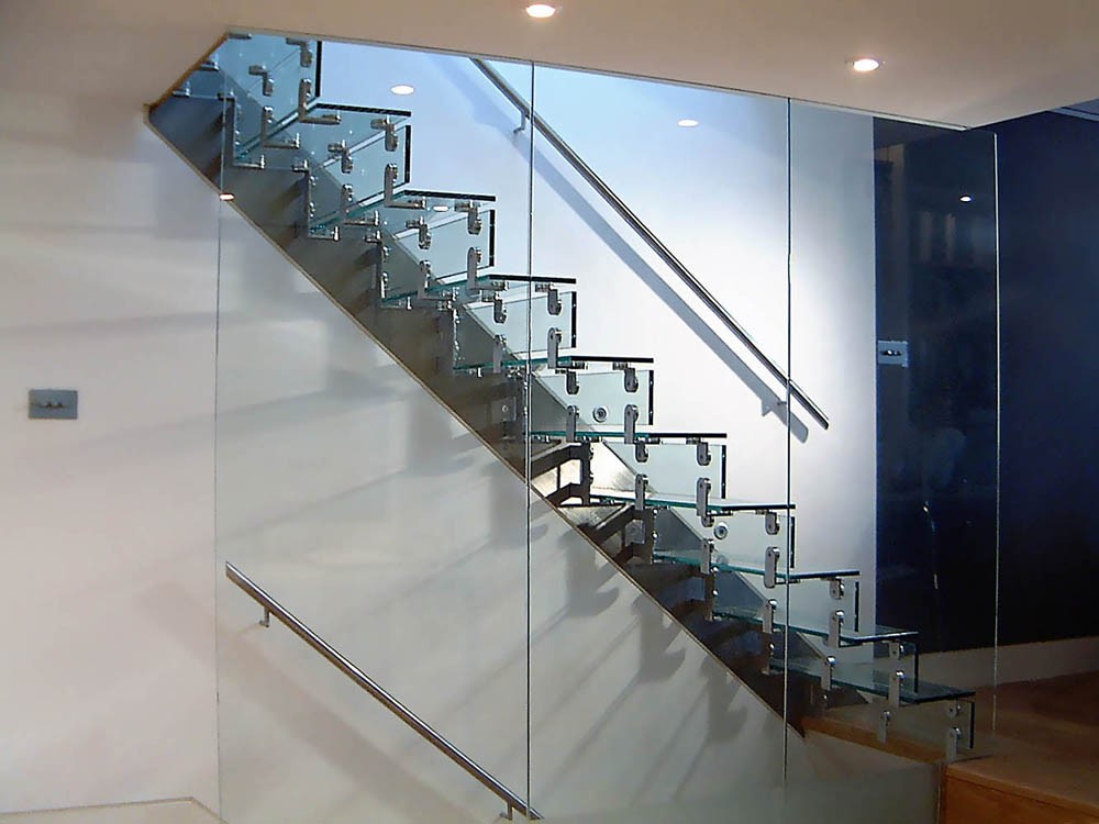 Лестницы для частного дома стеклянные