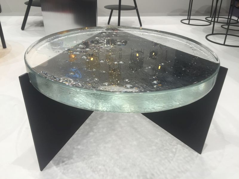 круглый столик со стеклянной столешницей