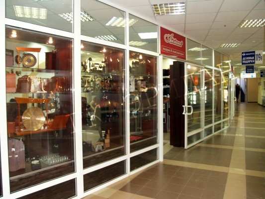 Торговые перегородки для магазина в торговом центре в СПб